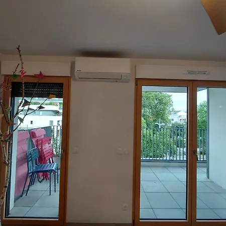 La Parenthese Du - View And Private Parking 4 アパート エクスレバン